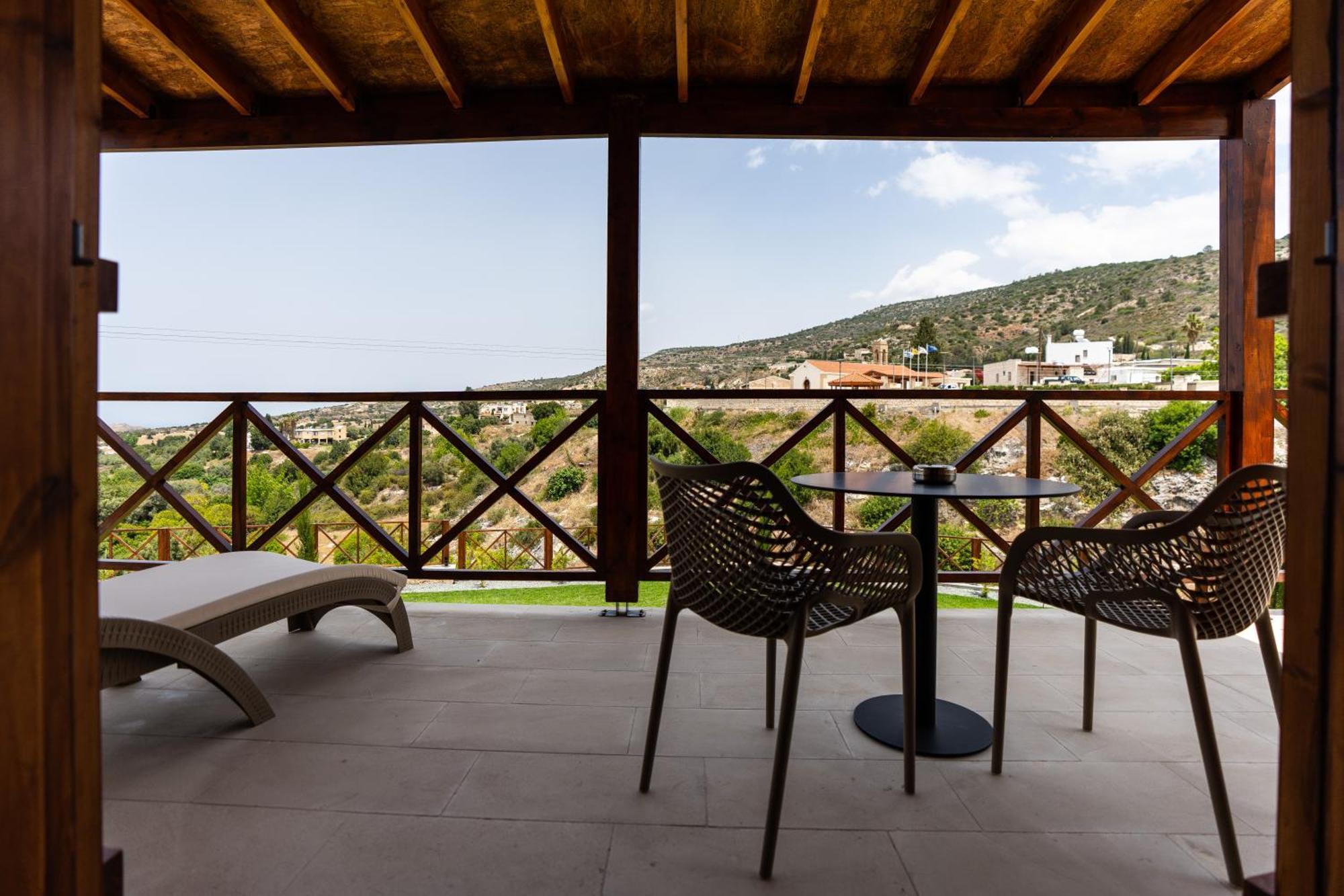 Harma Traditional Boutique Suites Paphos Habitación foto