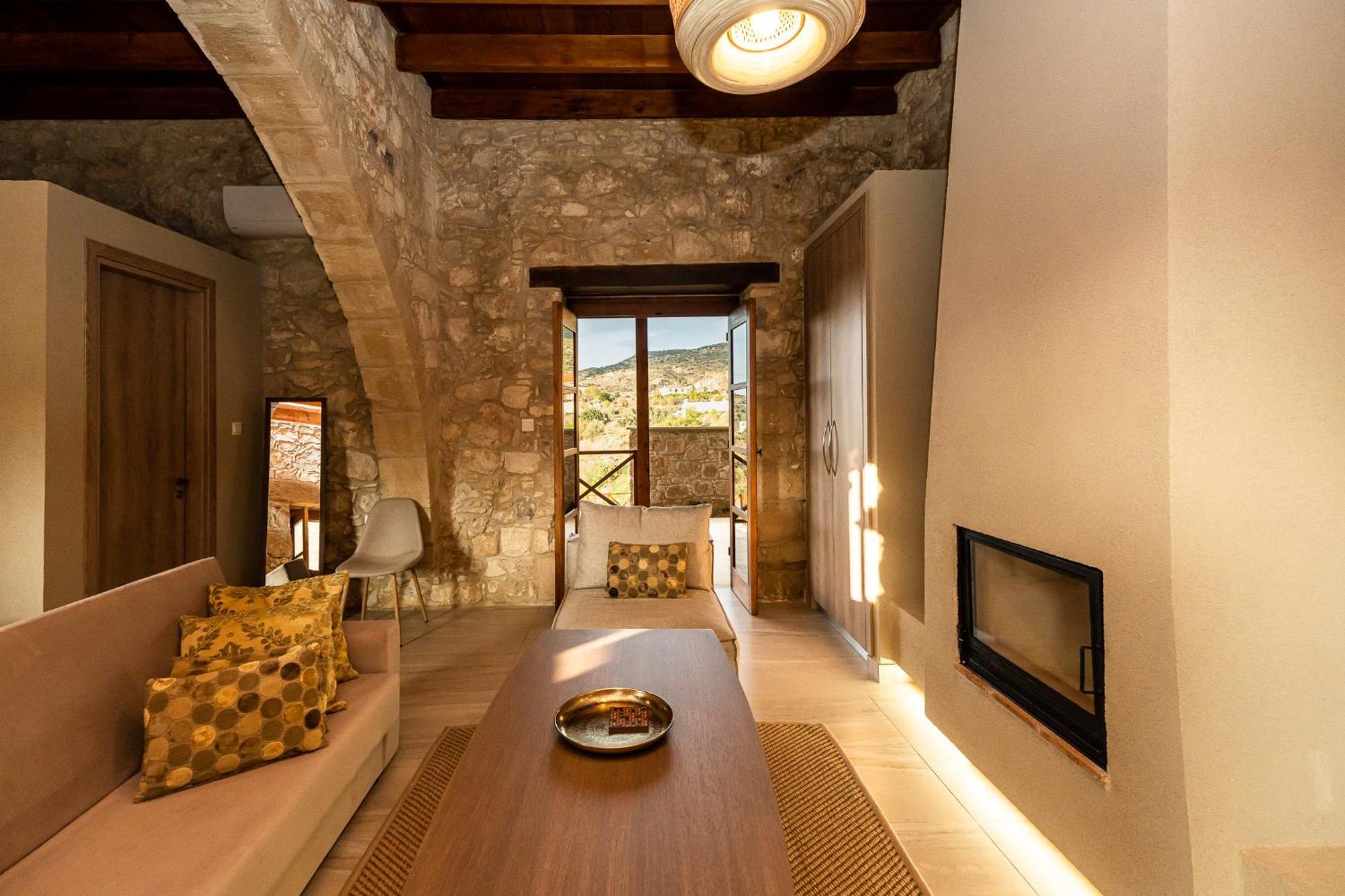 Harma Traditional Boutique Suites Paphos Habitación foto