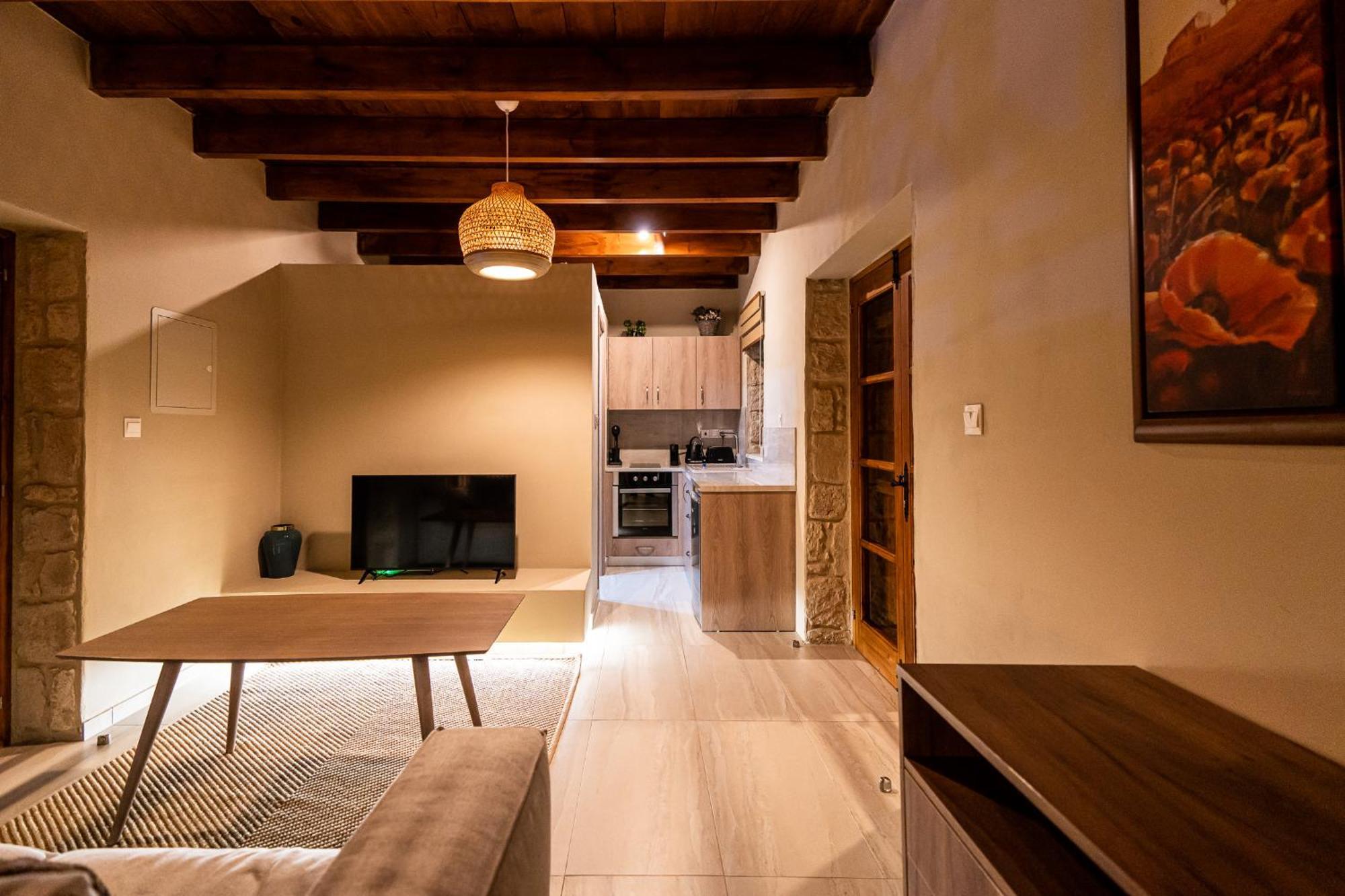 Harma Traditional Boutique Suites Paphos Habitación foto