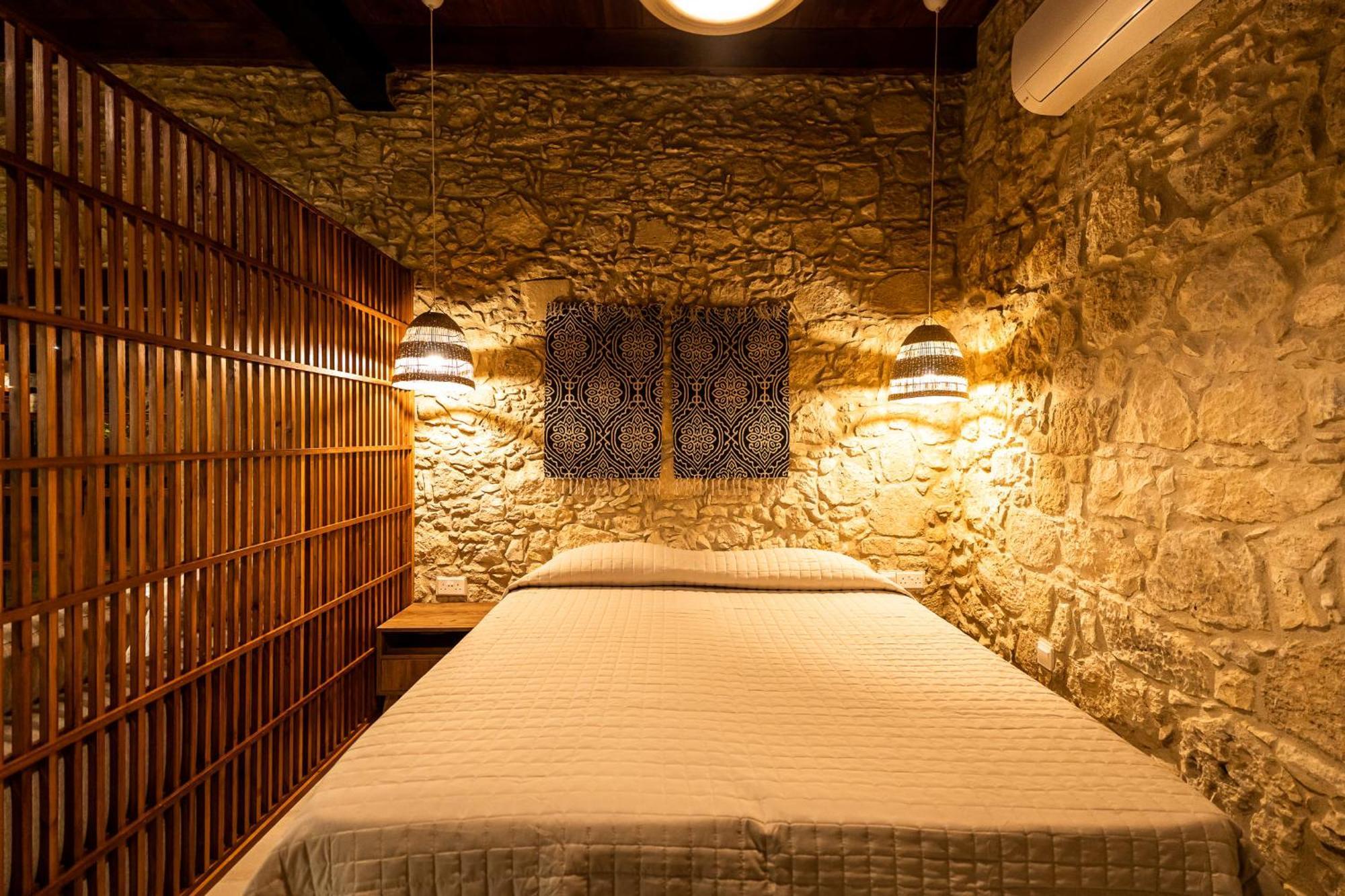 Harma Traditional Boutique Suites Paphos Habitación foto